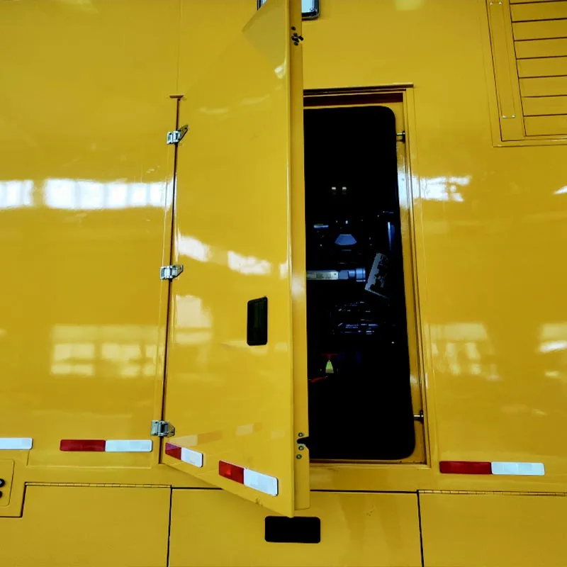 バントラック用スイングドア